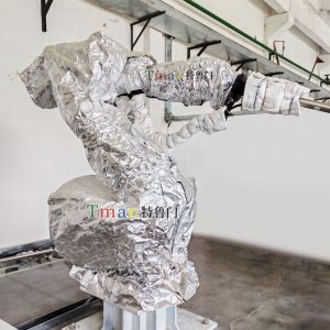 浇铸机器人防护服:工业高温场景下的可靠屏障