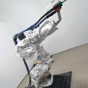 焊接机器人防护服：花小钱，省大钱