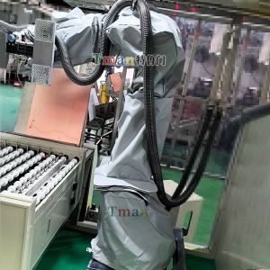 机器人耐酸碱防护服：腐蚀环境中的刚性需求