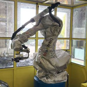 发那科R2000IC-165F机器人阻燃防护服,守护焊接智造